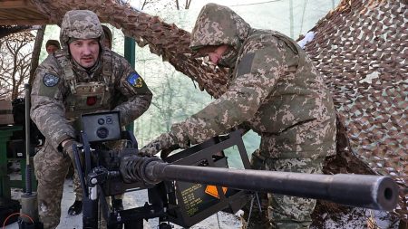 روسيا تستولي على 17 منطقة منذ يناير وأمريكا تضغط على أوكرانيا للتنازل عن دونباس