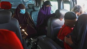 سوريا تبدأ إخلاء مخيم الهول لنقل عائلات “داعش” إلى حلب