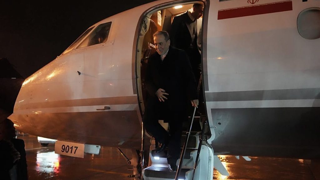 جنيف تستقبل الوفدين الأميركي والإيراني.. وعراقجي: الاستسلام ليس مطروحًا على الطاولة