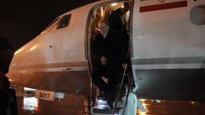 جنيف تستقبل الوفدين الأميركي والإيراني.. وعراقجي: الاستسلام ليس مطروحًا على الطاولة