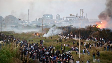 بعد احتجاجات عارمة بسبب التلوث.. القضاء التونسي يرفض وقف نشاط المجمع الكيميائي بقابس