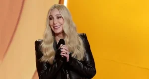 شير تعود إلى مسرح الغرامي بعد 18 عاماً بإطلالة أيقونية تليق بجائزة الإنجاز مدى الحياة – أخبار السعودية