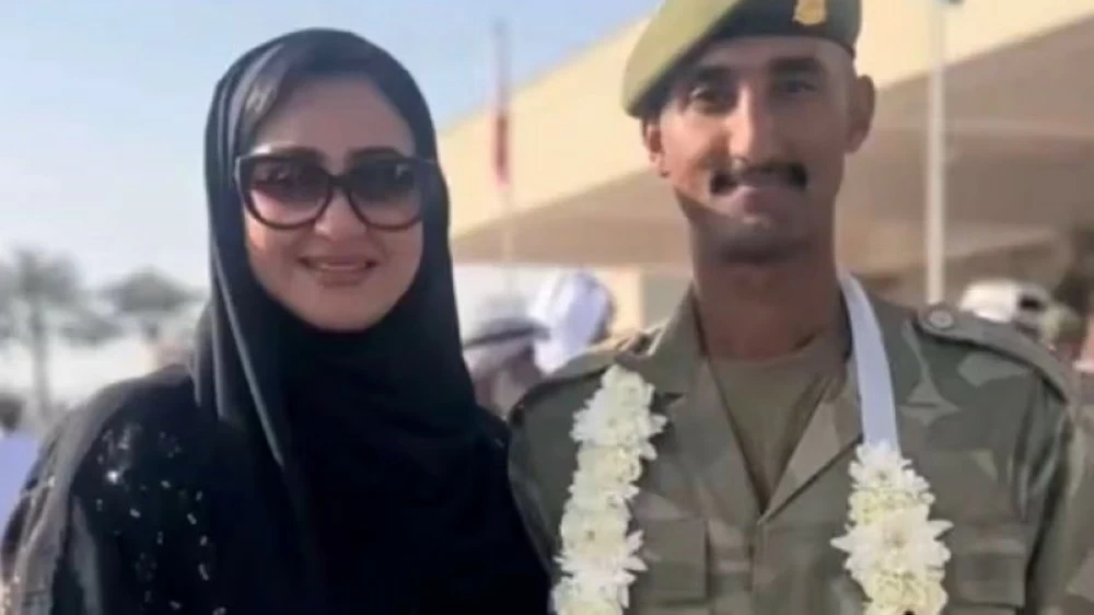 دموع الفرح.. هيفاء حسين تنهار أثناء تخرج ابنها «العسكري» – أخبار السعودية