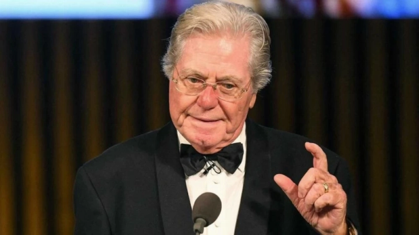 حسين فهمي يؤكد عمق العلاقات المصرية الجزائرية