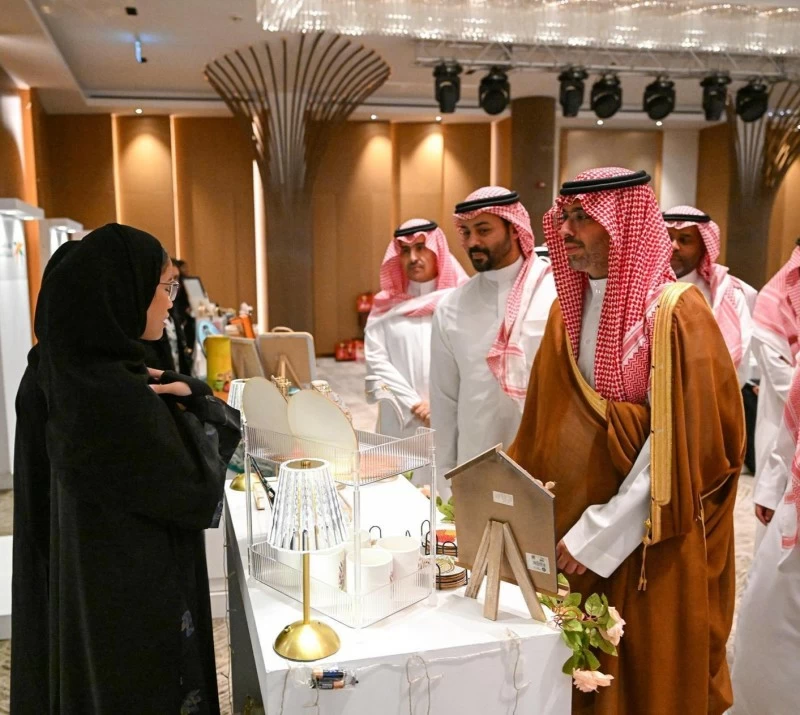 محافظ جدة يشارك الأيتام وأسرهم إفطار رمضان – أخبار السعودية