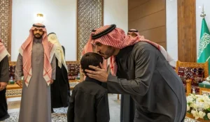 أمير الجوف يشارك أبناءه الأيتام مائدة الإفطار – أخبار السعودية