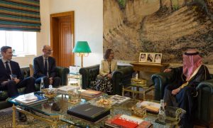 الخريجي يستقبل رئيسة الاستخبارات البريطانية بالرياض