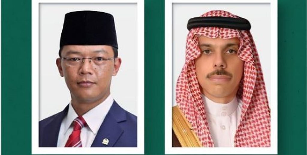 وزير الخارجية يستعرض القضايا الإقليمية والدولية مع نظيره الإندونيسي