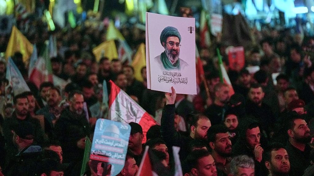 المرشد الإيراني الجديد: العدو راهن على إسقاط النظام بيومين.. و”إسرائيل” تقف وراء هجمات تركيا وعمان