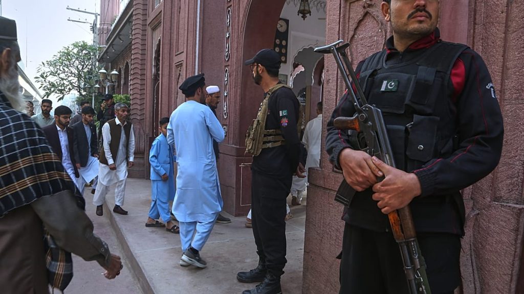 باكستان تؤكد التزامها بـ”القضاء على خطر الإرهاب” مع قرب انتهاء هدنة عيد الفطر مع أفغانستان