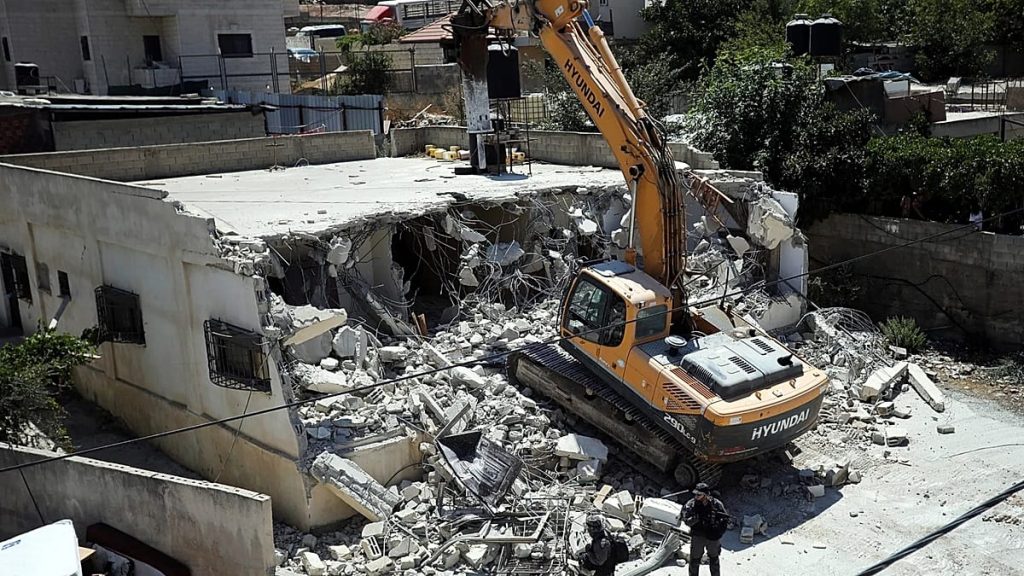 تصعيد جديد في القدس: إسرائيل تهدم منازل في بلدة سلوان وتُصدر إخطارات إخلاء تطال عائلات جديدة