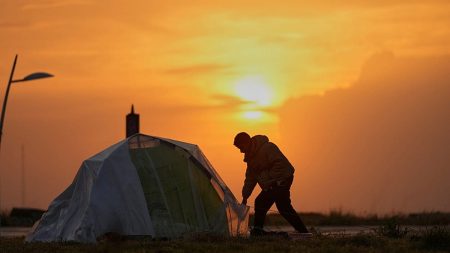 لبنان: أكثر من مليون نازح وقلق من اجتياح بري محتمل.. وحزب الله يوسّع هجماته الصاروخية على إسرائيل