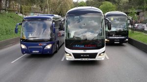 فيديو. احتجاج بطيء على الطريق الدائري في باريس: الناقلون يطالبون بدعم للوقود