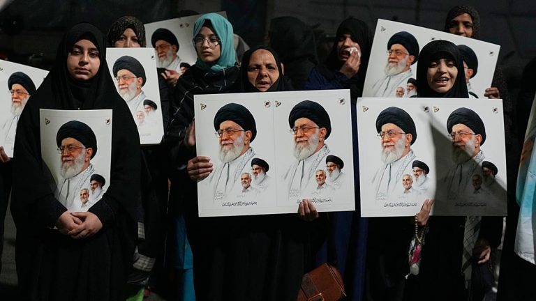 تقرير إسرائيلي: ما سيُكشف عن اغتيال خامنئي سيصدم الجميع