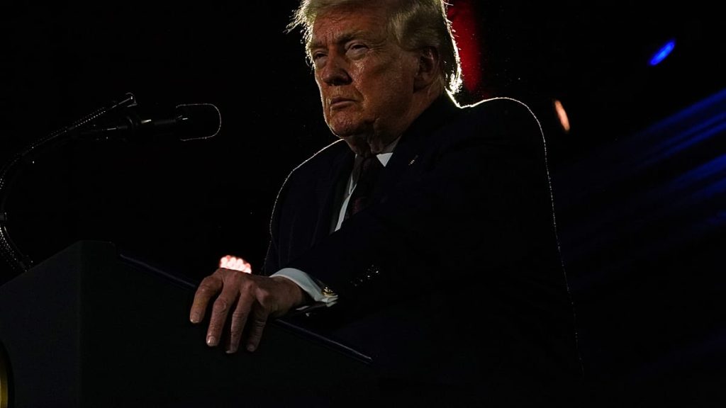 أشاد بها ترامب.. الكشف عن “الهدية الكبيرة جدًا” التي قدمتها إيران للولايات المتحدة