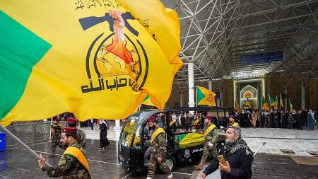 كتائب حزب الله في العراق تمدّد تعليق استهداف السفارة الأميركية: رسالة تهدئة أم إنذار أخير؟