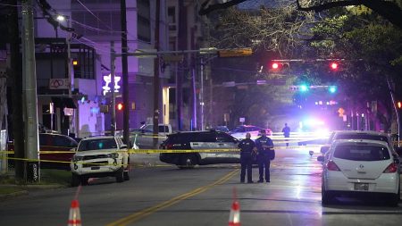 رعب في تكساس.. إطلاق نار جماعي يوقع 14 جريحاً في أوستن واعتقال أحد المنفذيْن