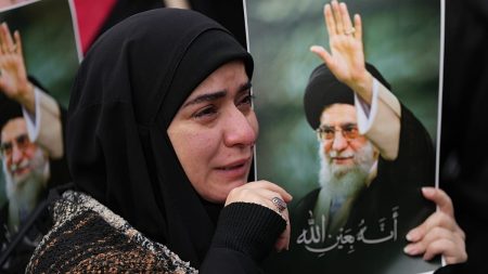 كيف قُتل خامنئي؟ تفاصيل جديدة عن الضربة.. وواشنطن تكشف هوية أربعة قتلى أميركيين