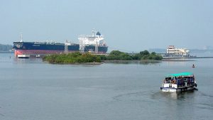 بعد إغراق فرقاطة ايرانية قبالة سريلانكا.. سفينة حربية لطهران ترسو في ميناء كوتشي الهندي