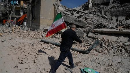 أربعة سيناريوهات محتملة لنهاية الحرب في إيران.. هل تستمر الفوضى؟