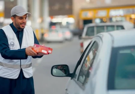 بتوجيه أمير القصيم.. إفطار يومي لأكثر من 600 صائم على طريق الملك فهد – أخبار السعودية