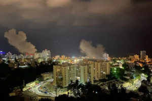 حزب الله يقصف حيفا ثأراً لخامنئي: تفاصيل استهداف مشمار الكرمل