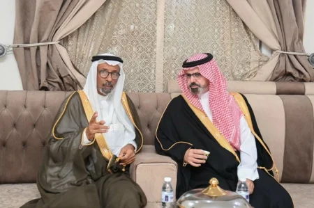 نائب أمير جازان يقدّم واجب العزاء لعضو اللجنة المركزية لإصلاح ذات البين بالمنطقة – أخبار السعودية