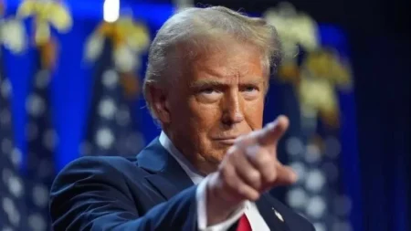 ترمب: نعمل على خطة لرفع رسوم الجمارك 15% لكل الواردات – أخبار السعودية