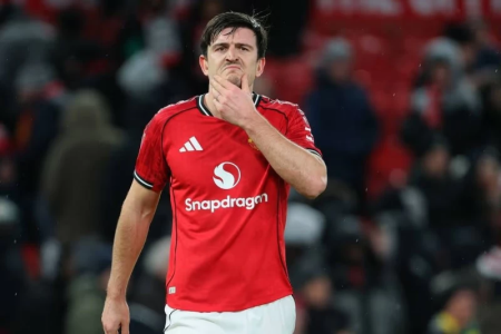 إدانة هاري ماغواير: السجن 15 شهراً مع وقف التنفيذ في اليونان