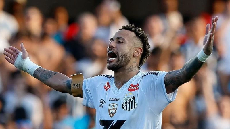 تفاصيل دعوى قضائية ضد نيمار دا سيلفا من طاهية منزله | أزمة جديدة