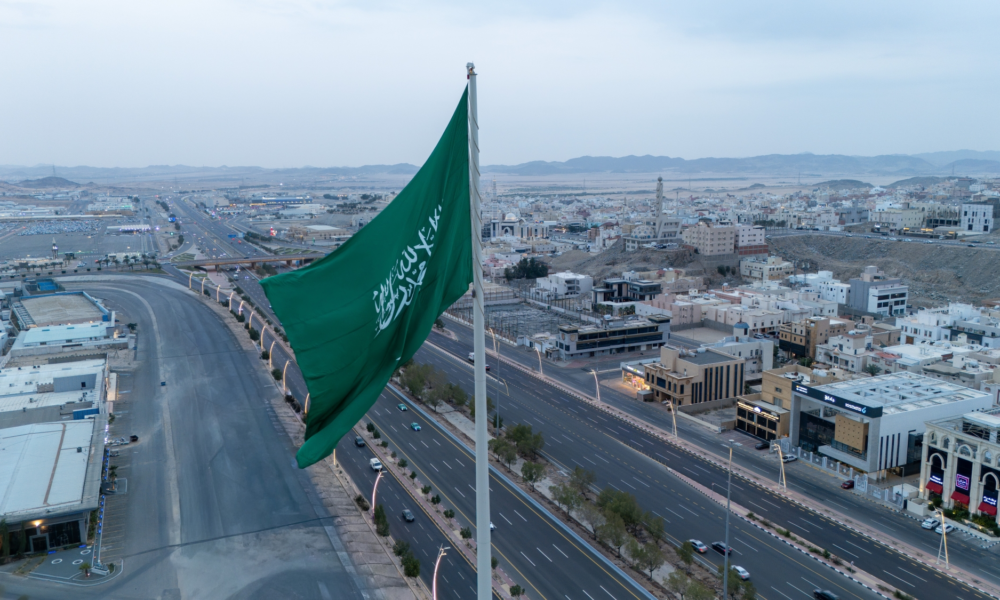 مكة المكرمة تدشن أعلى سارية للعلم السعودي بارتفاع 80 متراً
