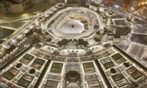 الحشود المليونية في المسجد الحرام تحيي ليلة 28 رمضان