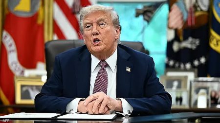 «ترامب» يحث الحرس الثوري الإيراني على إلقاء السلاح