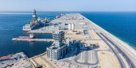 إيران تنفي تنفيذ أي هجوم عسكري على أراضي وموانئ سلطنة عمان