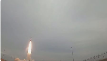 الدفاع البحريني: اعتراض وتدمير 141 صاروخًا و242 طائرة مسيرة