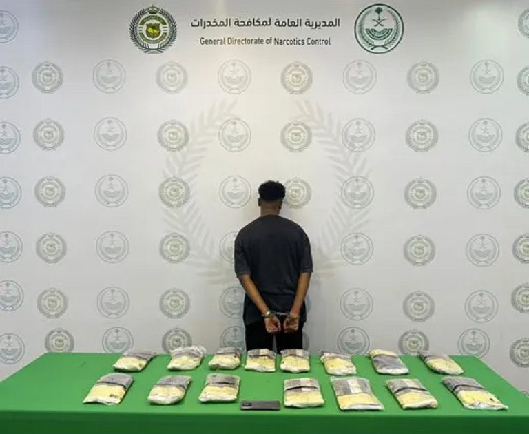 القبض على مواطن بمنطقة جازان لترويجه مادة الحشيش المخدر