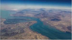 بريطانيا: يجب الضغط على إيران لفتح مضيق هرمز.. ولن ننجر للحرب