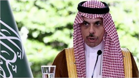 وزير الخارجية يصل إلى إسلام آباد للمشاركة في الاجتماع الوزاري الرباعي