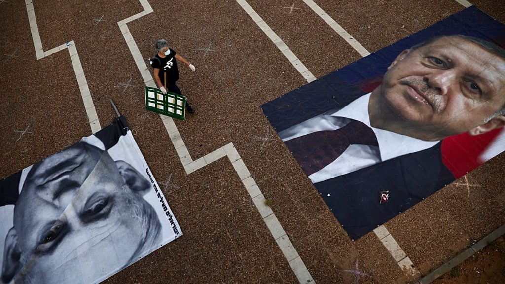 “نمر من ورق” و”مجرم يائس”: تراشق كلامي بين قادة إسرائيل وتركيا بسبب الحرب في الشرق الأوسط