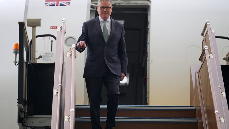 ستارمر: تصريحات ترامب بشأن إيران لا تتماشى مع قيمنا وعلى إسرائيل وقف هجماتها على لبنان