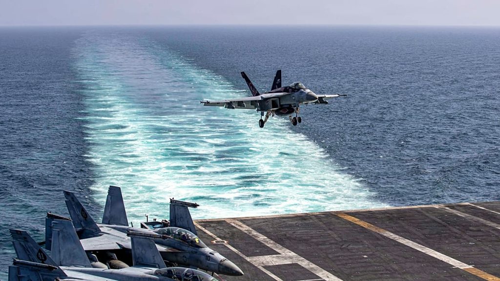 كم قطعة بحرية تشارك في حصار إيران؟ تعرّف إلى أسماء السفن الأمريكية المنتشرة