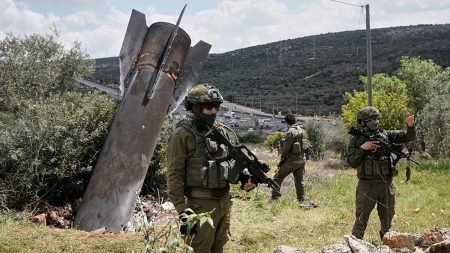 من اغتيال خامنئي إلى “مطاردة” الصواريخ.. قائد قاعدة إسرائيلية يكشف خفايا الحرب ضدّ إيران