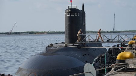 “أنشطة خبيثة”.. بريطانيا والنرويج تعلنان التصدي لغواصات تجسس روسية في شمال الأطلسي