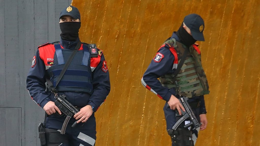 الصراع الإيراني الأمريكي يدق أبواب أوروبا.. استنفار أمني في ألبانيا وتحذير من طهران لبلغاريا