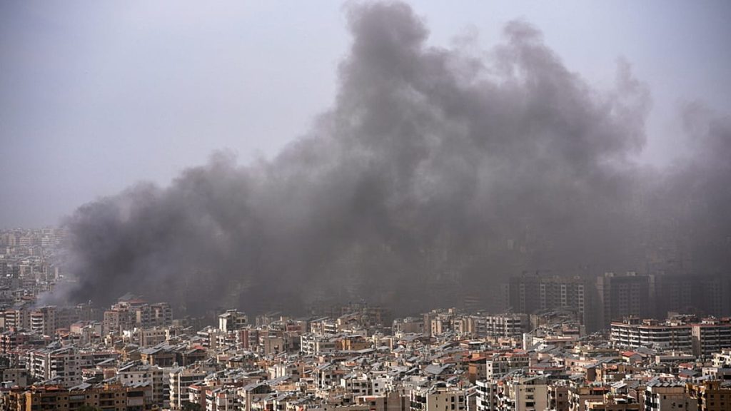 قصف إسرائيلي عنيف على الضاحية وحزب الله يعلن استهداف بارجة.. وعون: “التفاوض ليس تنازلاً”