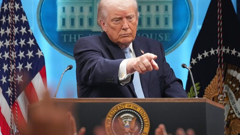 عاصفة في الإعلام الأميركي: ميغين كيلي تتهم نتنياهو بالتلاعب بترامب وتشعل جدلاً واسعاً