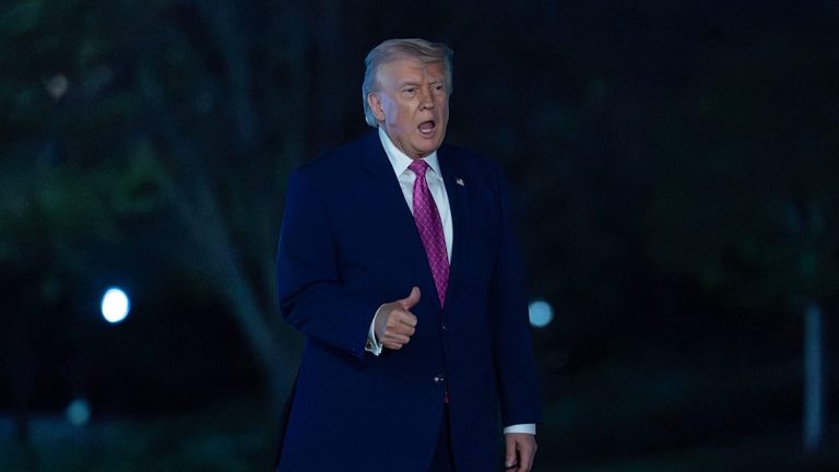 ترامب يعلن “تطهير هرمز”.. مدمرة أمريكية مهددة بالقصف تقترب من المضيق والمفاوضون يتلقون وجهًا لوجه