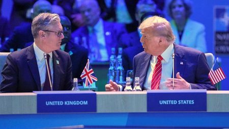 “قد تكون غير قابلة للإصلاح”.. تحذيرات دبلوماسية بشأن العلاقة بين ترامب وستارمر
