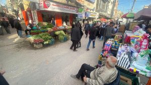 “حساب بنكي للإيجار”.. ملاذ الغزيين الأخير لمواجهة شحّ السيولة والقيود المصرفية