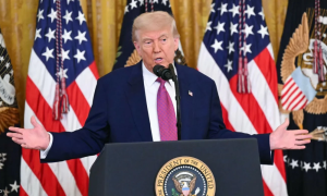 ترمب يهدد بسجن صحفي بسبب تسريبات قضية إف-15